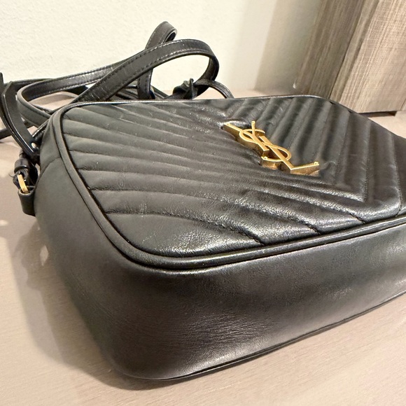 Yves Saint Laurent Black Chevron Crossbody Bag - Picture 12 of 15
